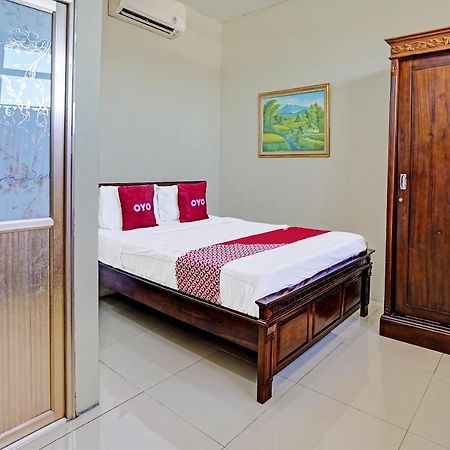 Oyo 91587 Griya Buah De5 Syariah Hotel Сидоарджо Екстериор снимка