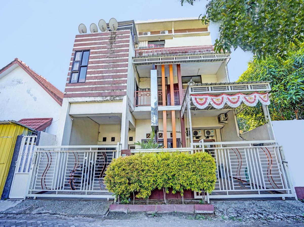 Oyo 91587 Griya Buah De5 Syariah Hotel Сидоарджо Екстериор снимка